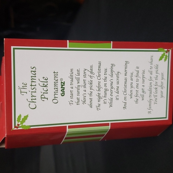 Ganz NWT, NIB The Christmas Pickle Glass Ornamnent in Gift Box - Picture 2 of 5